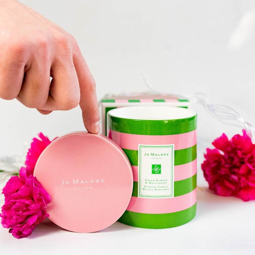 Jo Malone Green Almond & Redcurrant Holiday Candle - Picture 4 of 7